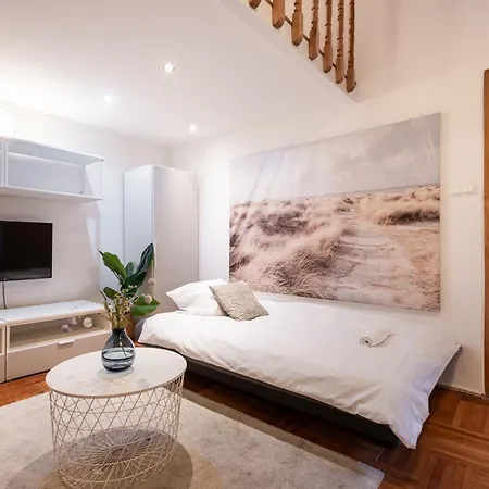H9- Boutique Apartments, Location, By Bqa * Budapest